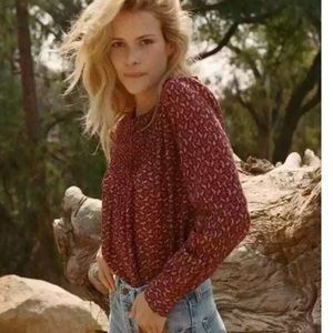 Like new Plum Top by Dôen